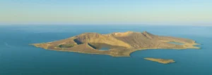 CENTRAL ISLAND NATIONAL PARK, CENTRAL ISLAND NATIONAL PARK KENYA, CENTRAL ISLAND KENYA, CENTRAL NATIONAL PARK, ISLAND IN LAKE TURKANA