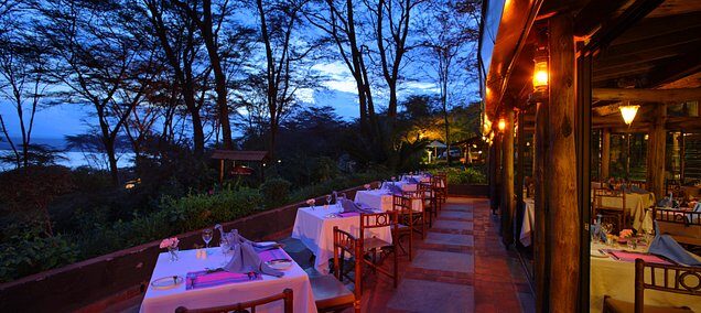 Masai Mara and Lake Nakuru safari,  4 Days Lake Nakuru and Masai Mara Road Safari, Masai Mara Lake Nakuru safari, Masai Mara & Lake Nakuru Luxury Safari,  4 Days Masai Mara Lake Nakuru safari